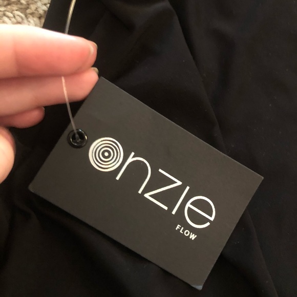 Onzie GlossyFlow “1 size fits all” NWT workout top - Picture 4 of 4